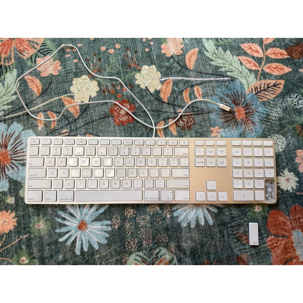Apple Wired Keyboard Model A1243 Silver‎ For Parts/ Repair